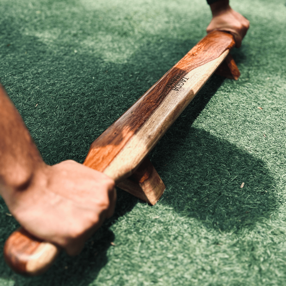 Classic Sheesham Shena Board - Tagda Raho