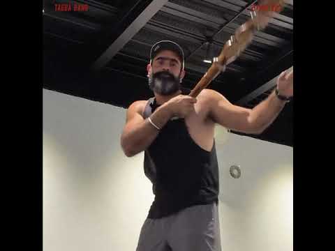 Load video: Limited Edition Classic 6 Kg Hanuman Gada - XL Grip